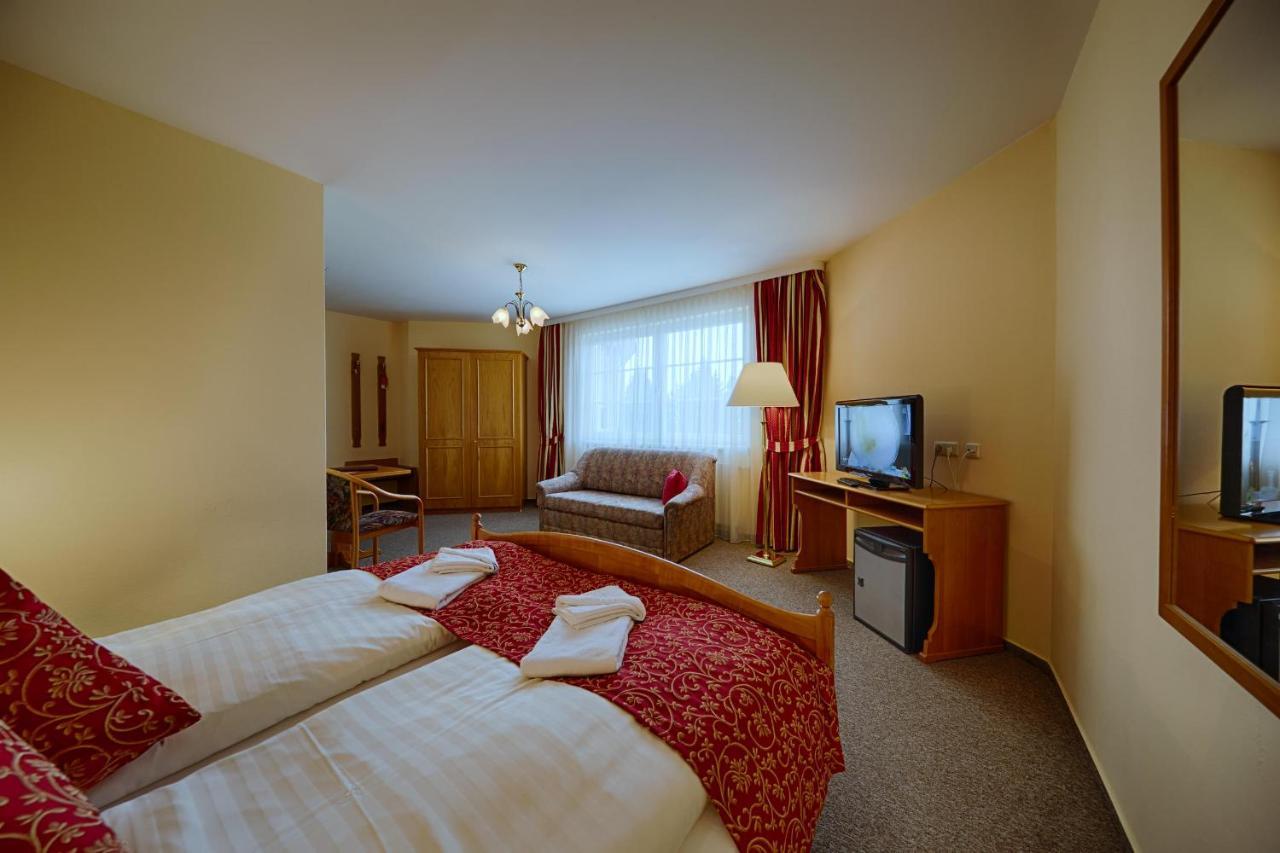 Hotel Auerhahn Masserberg Esterno foto