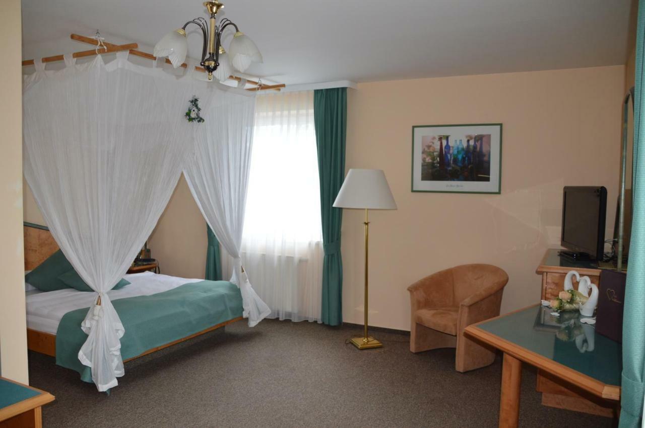Hotel Auerhahn Masserberg Esterno foto
